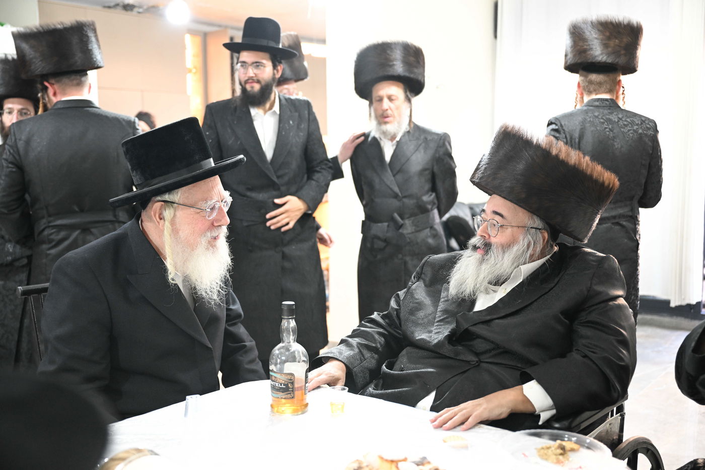 הכנסת ספר התורה ע"י עסקן חסידות ברסלב הרב דוקי גרינוולד