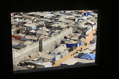 האוהלים באזור אל-מוואסי בחאן יונס