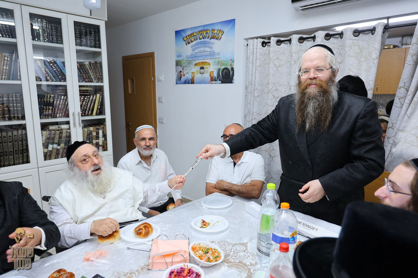 הכנסת ס"ת עתיק לביהכ"נ 'נץ החמה' בחיפה