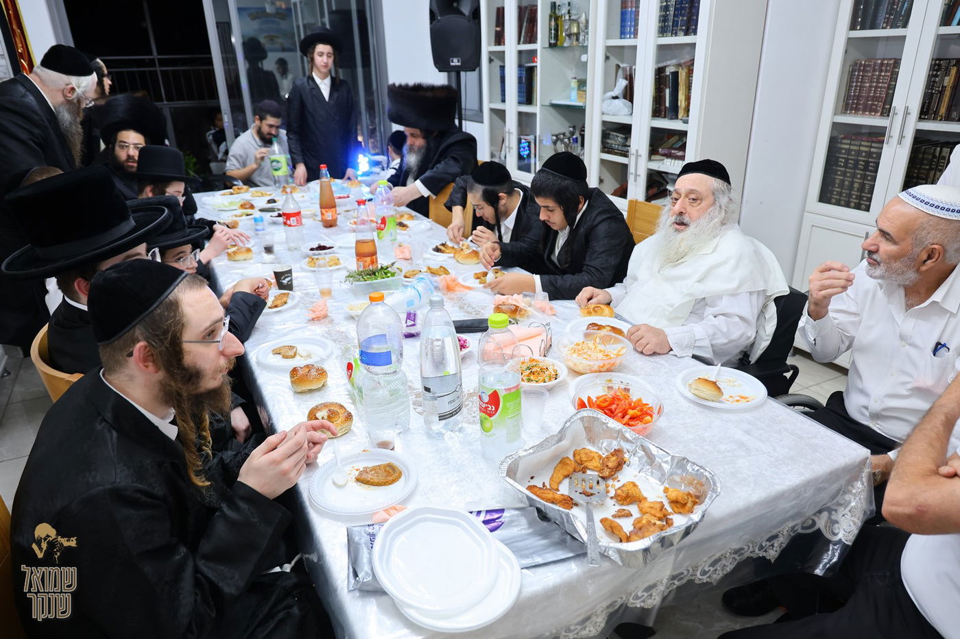 הכנסת ס"ת עתיק לביהכ"נ 'נץ החמה' בחיפה
