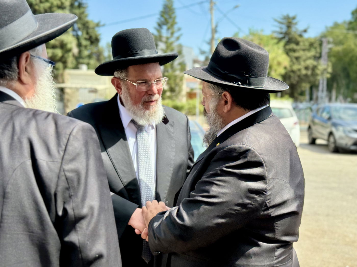 הגר"ק בר בביקור בישיבת 'תומכי תמימים ליובאוויטש' בקריות