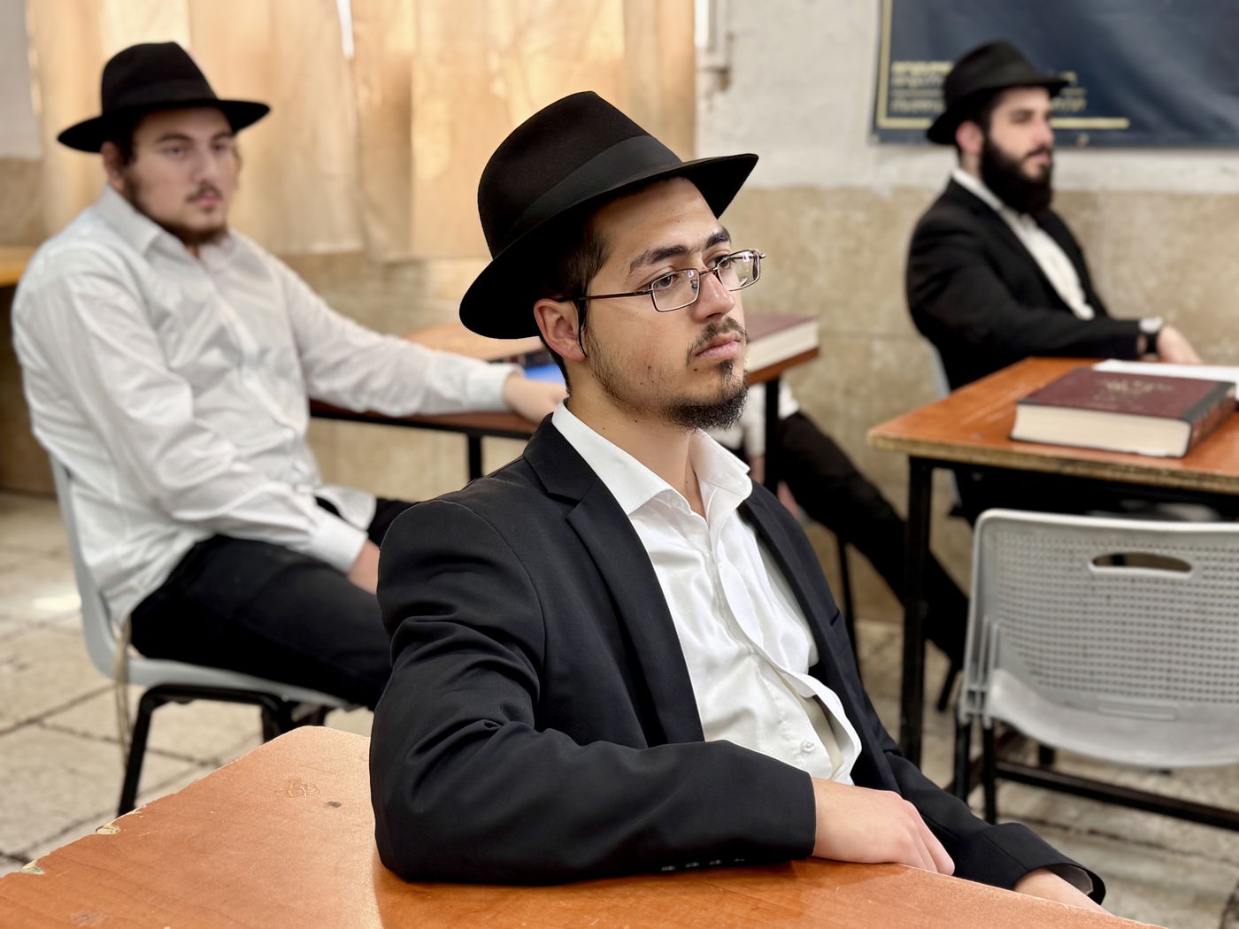 הגר"ק בר בביקור בישיבת 'תומכי תמימים ליובאוויטש' בקריות