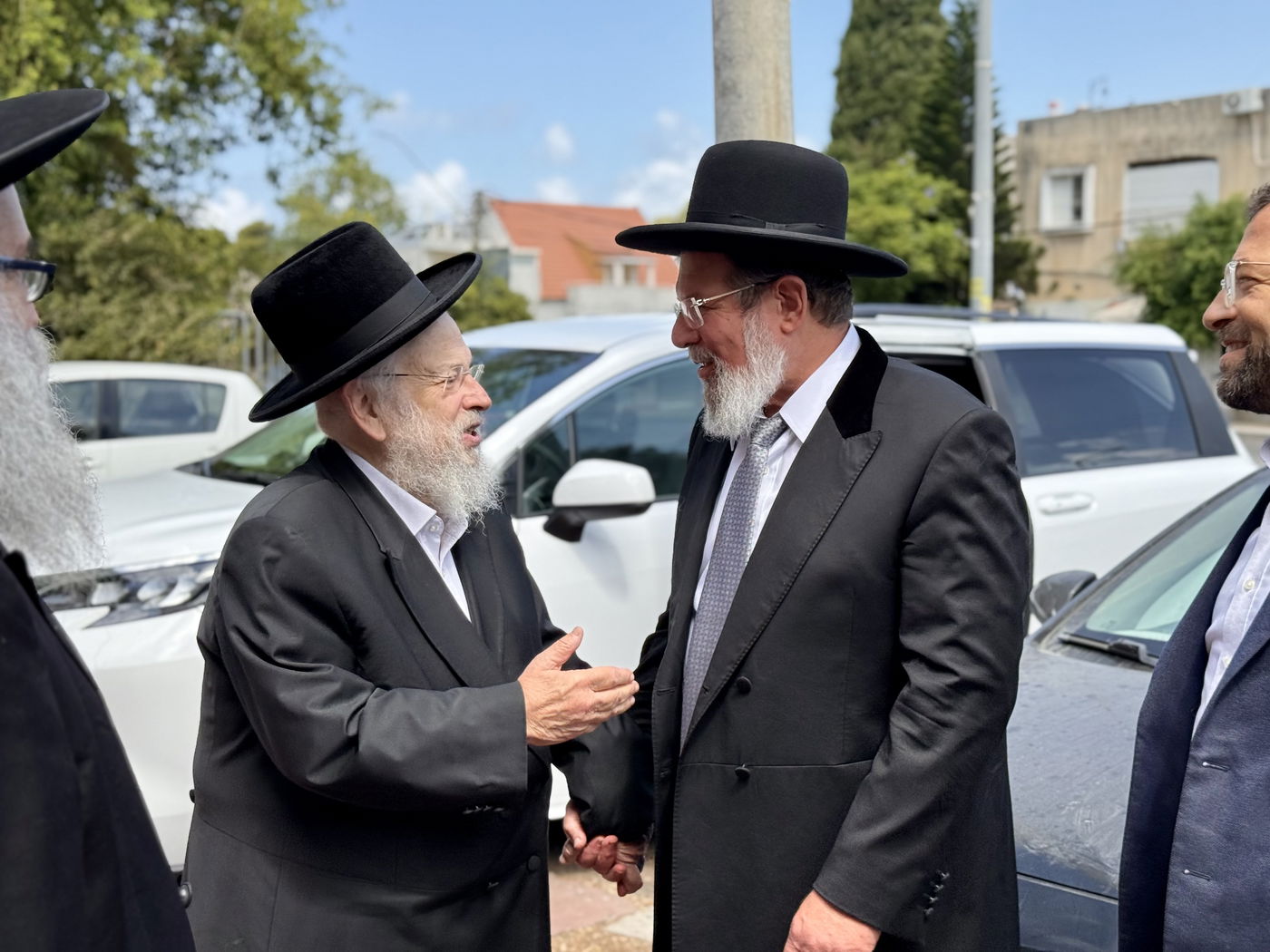 הגר"ק בר בביקור בישיבת 'תומכי תמימים ליובאוויטש' בקריות