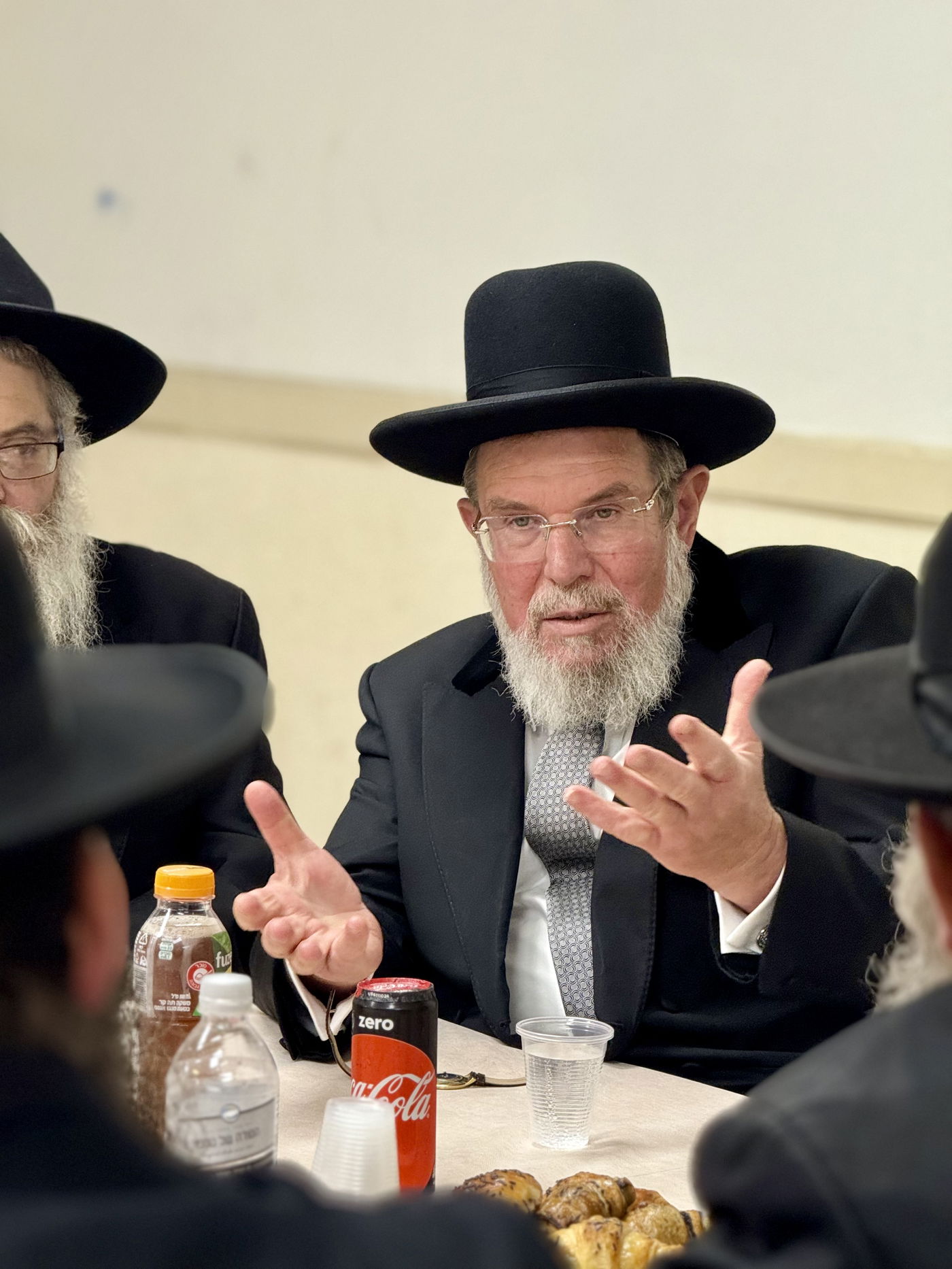 הגר"ק בר בביקור בישיבת 'תומכי תמימים ליובאוויטש' בקריות