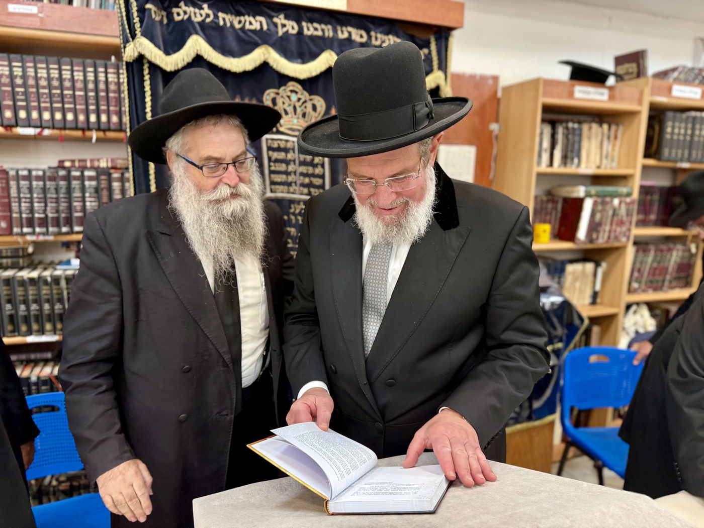 הגר"ק בר בביקור בישיבת 'תומכי תמימים ליובאוויטש' בקריות