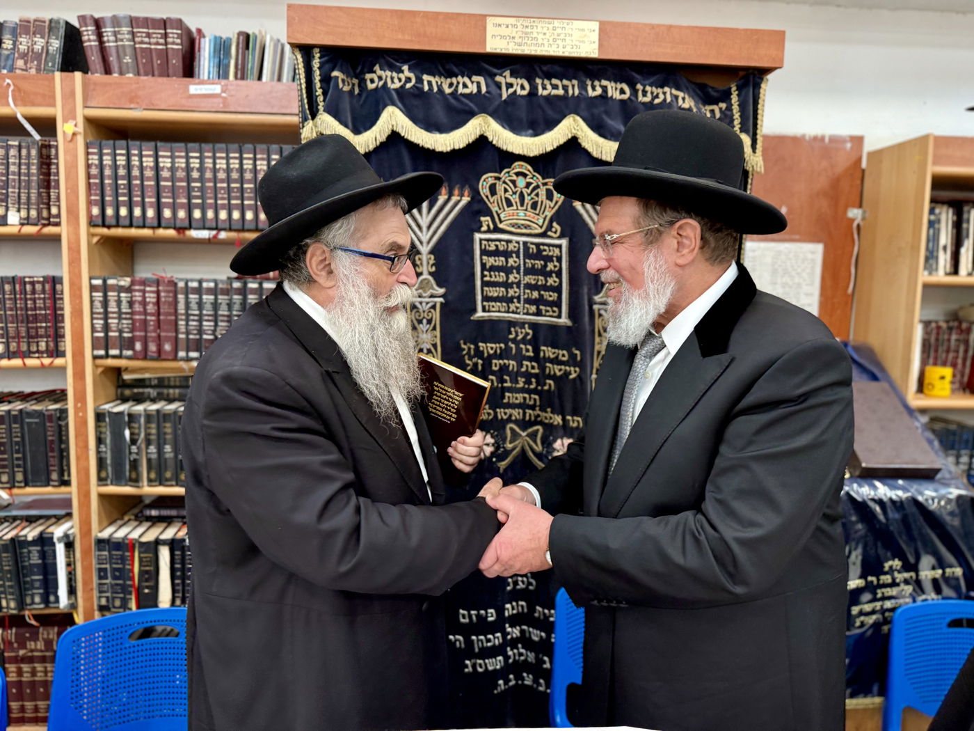 הגר"ק בר בביקור בישיבת 'תומכי תמימים ליובאוויטש' בקריות