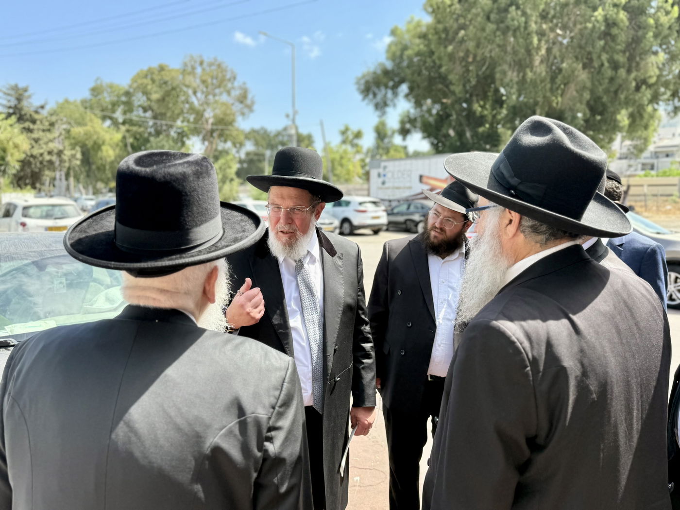 הגר"ק בר בביקור בישיבת 'תומכי תמימים ליובאוויטש' בקריות