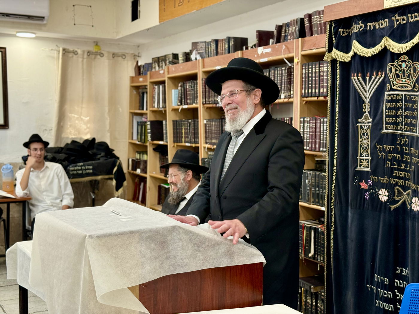 הגר"ק בר בביקור בישיבת 'תומכי תמימים ליובאוויטש' בקריות