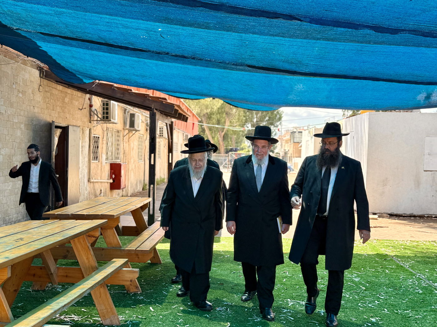 הגר"ק בר בביקור בישיבת 'תומכי תמימים ליובאוויטש' בקריות