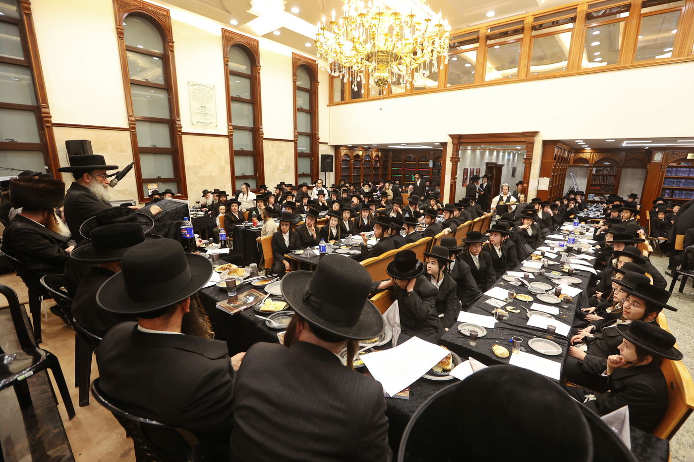 מעמד סיומים וחלוקת פרסים בישיבת ברסלב בבית שמש