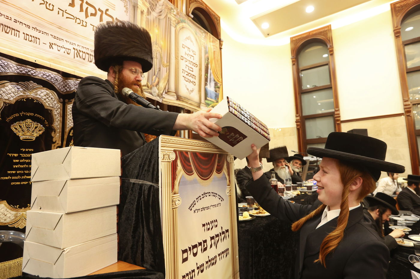 מעמד סיומים וחלוקת פרסים בישיבת ברסלב בבית שמש