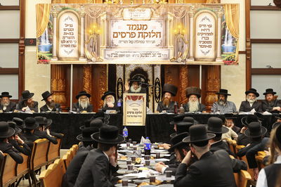 מעמד סיומים וחלוקת פרסים בישיבת ברסלב בבית שמש