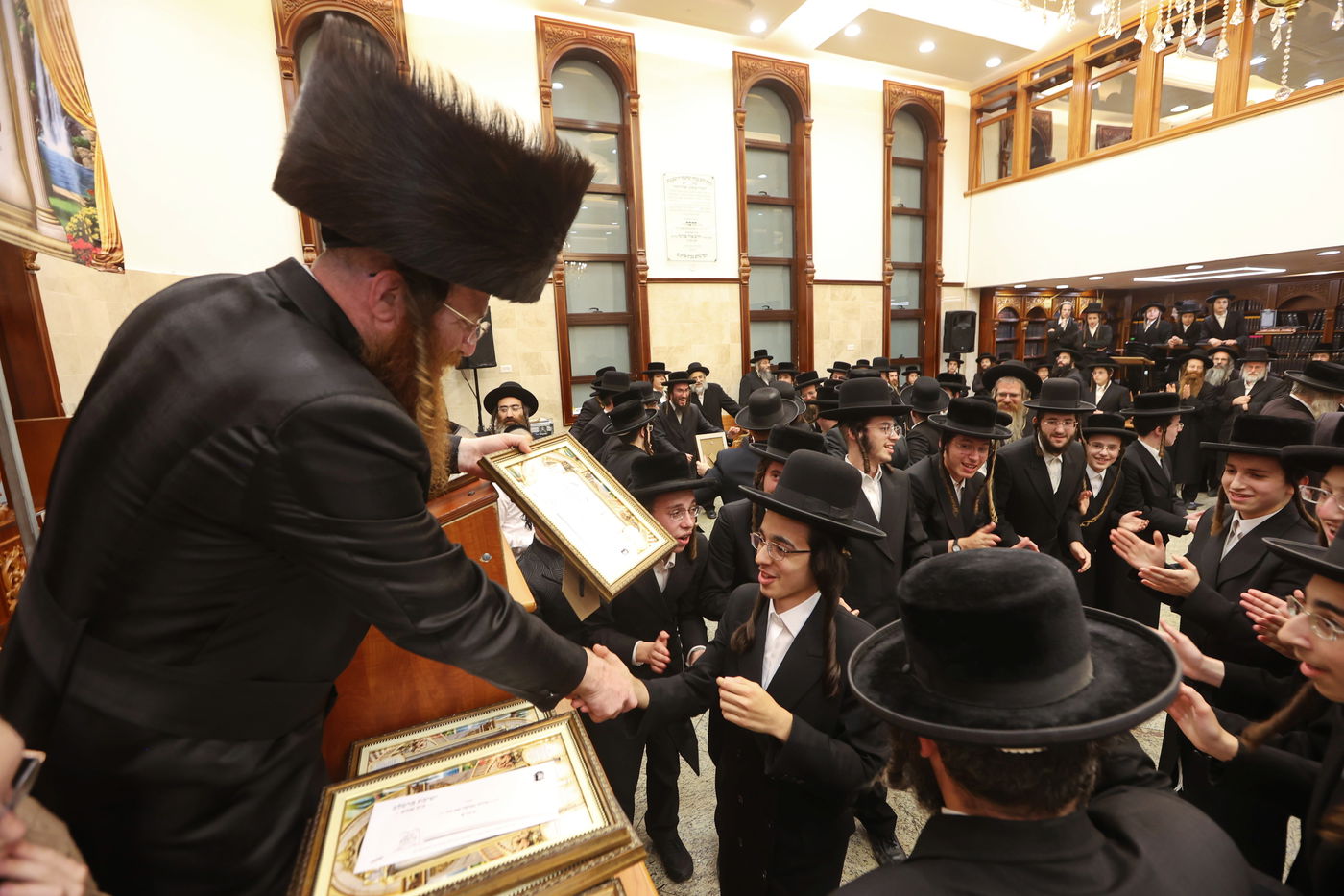 מעמד סיומים וחלוקת פרסים בישיבת ברסלב בבית שמש