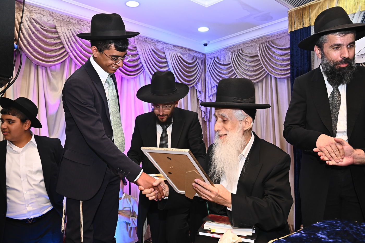 סיום מסכת גיטין בישיבת עטרת ראובן