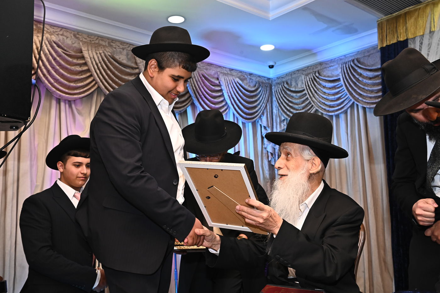 סיום מסכת גיטין בישיבת עטרת ראובן