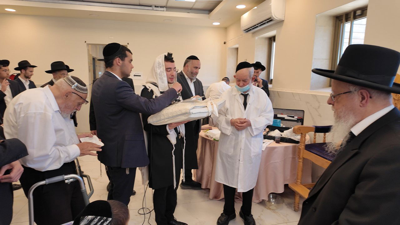 ברית לניני הגאון רבי יעקב הלל ולהגאון רבי יהושע ברכץ