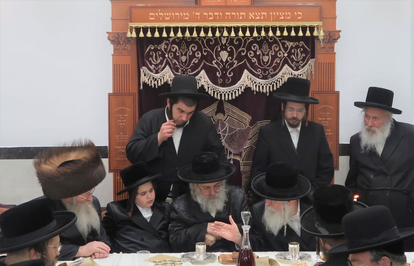 שמחת בר מצוה לבן זקוניו של האדמו"ר מלעלוב בראנוביץ