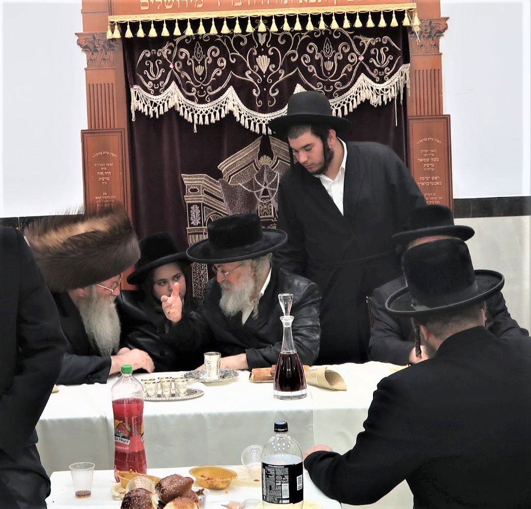 שמחת בר מצוה לבן זקוניו של האדמו"ר מלעלוב בראנוביץ