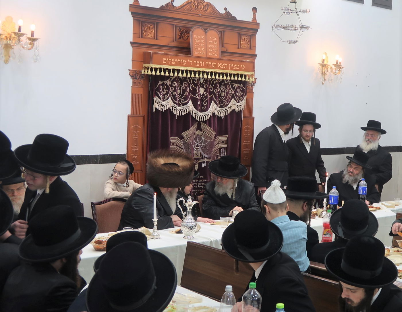 שמחת בר מצוה לבן זקוניו של האדמו"ר מלעלוב בראנוביץ