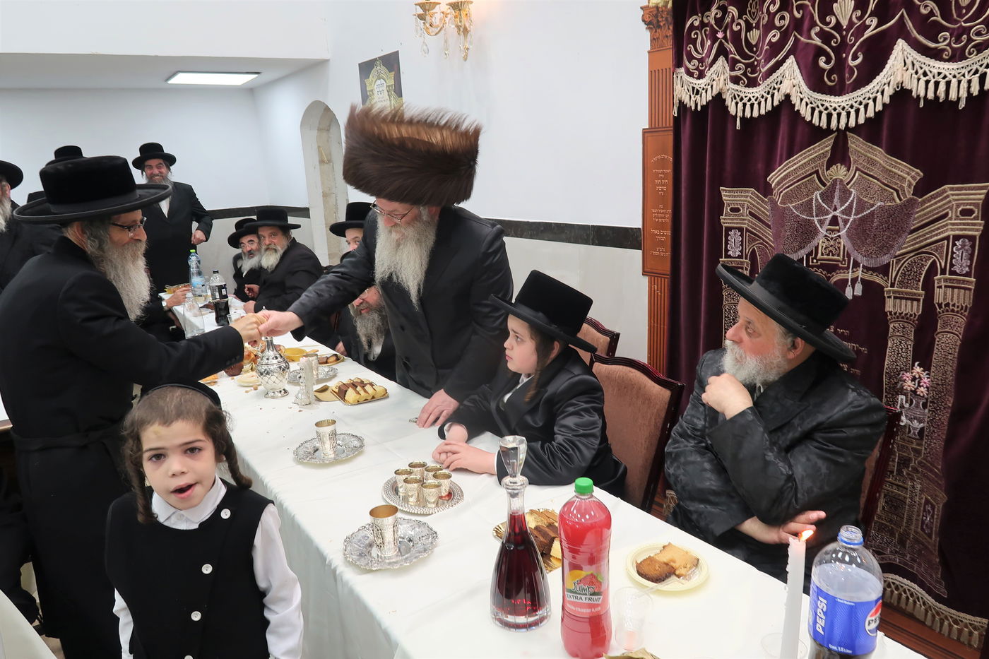 שמחת בר מצוה לבן זקוניו של האדמו"ר מלעלוב בראנוביץ