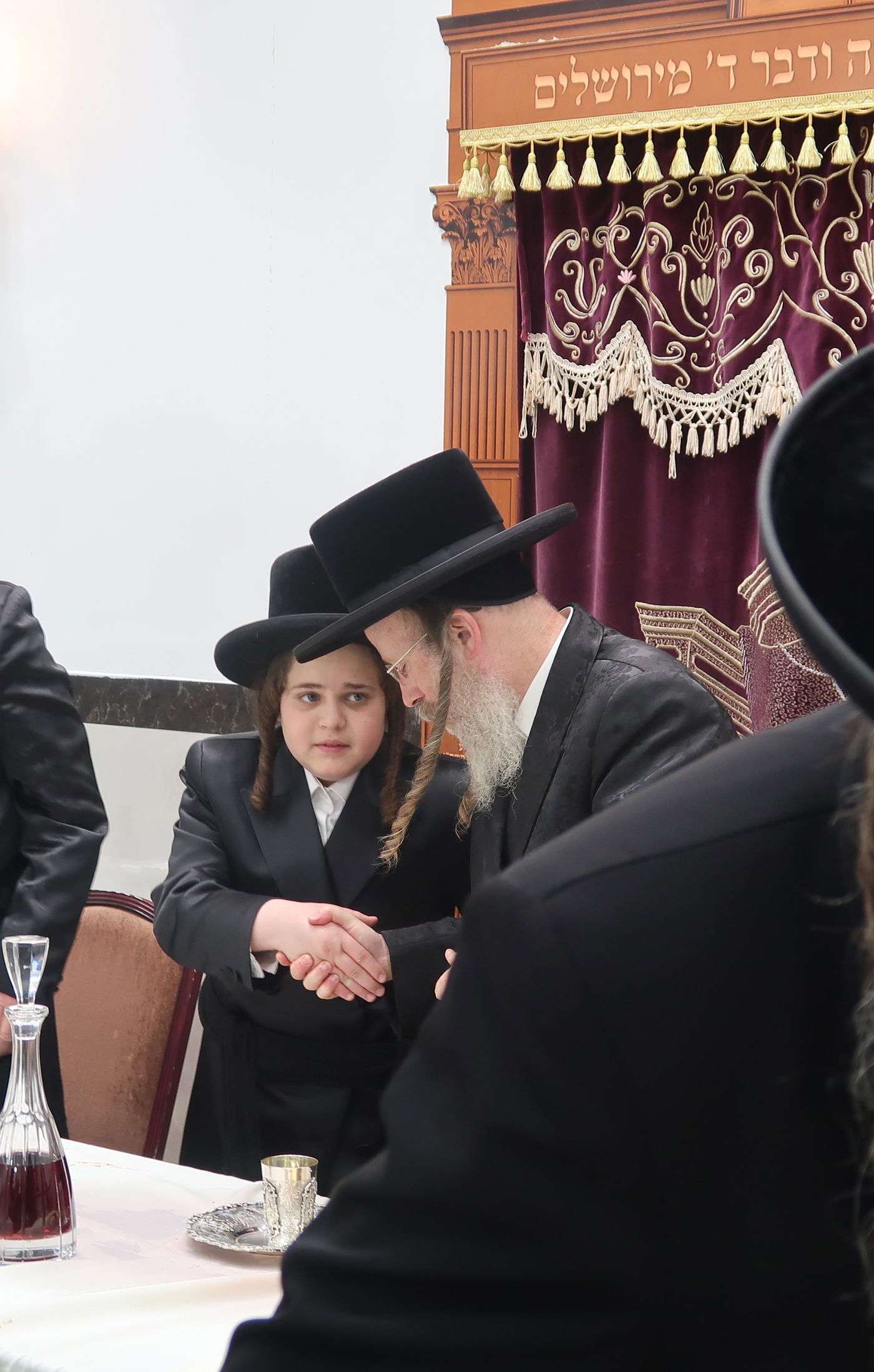 שמחת בר מצוה לבן זקוניו של האדמו"ר מלעלוב בראנוביץ