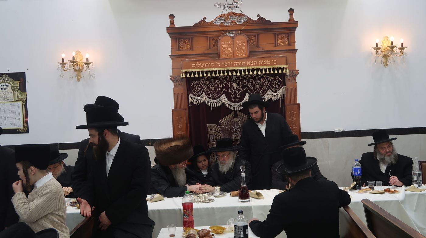 שמחת בר מצוה לבן זקוניו של האדמו"ר מלעלוב בראנוביץ