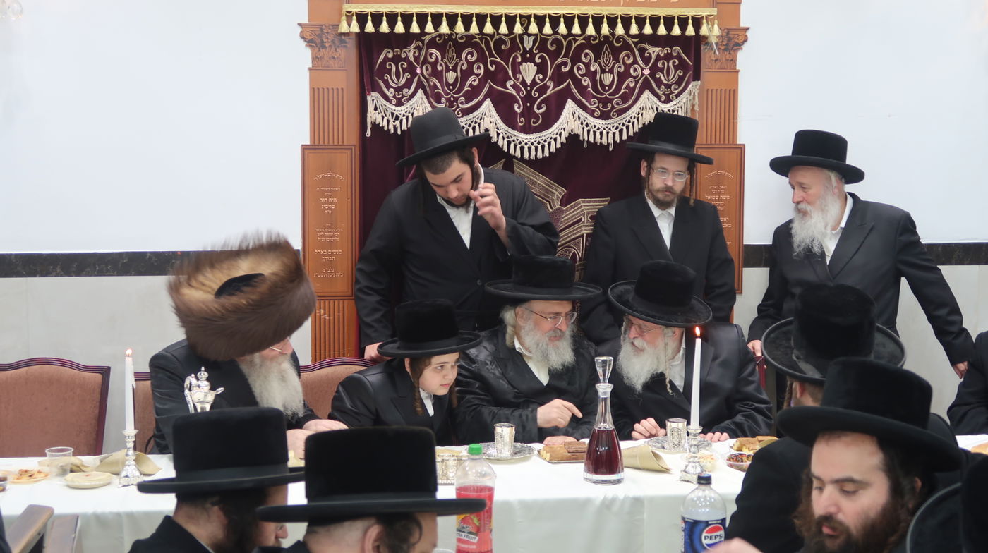 שמחת בר מצוה לבן זקוניו של האדמו"ר מלעלוב בראנוביץ