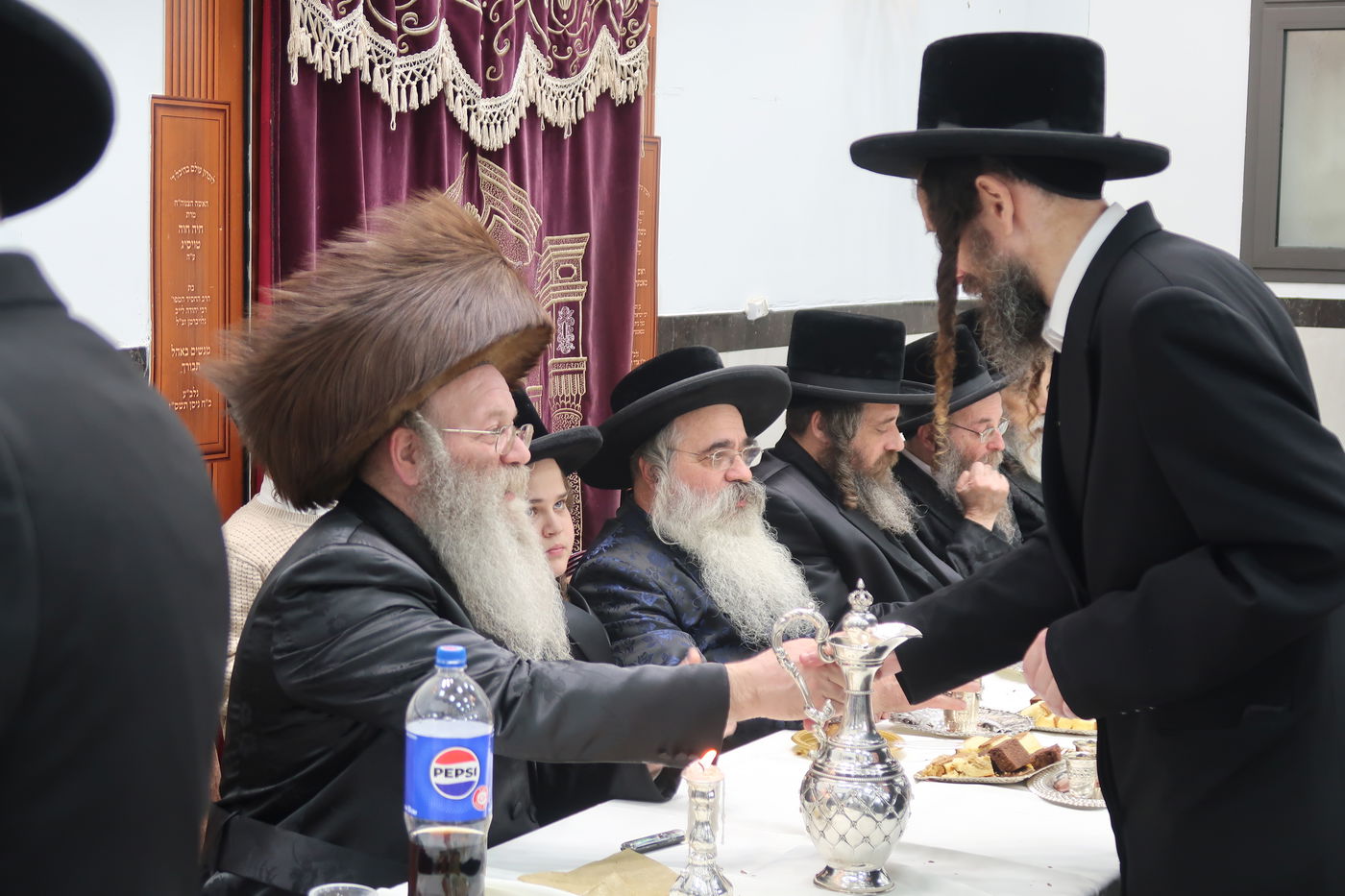 שמחת בר מצוה לבן זקוניו של האדמו"ר מלעלוב בראנוביץ