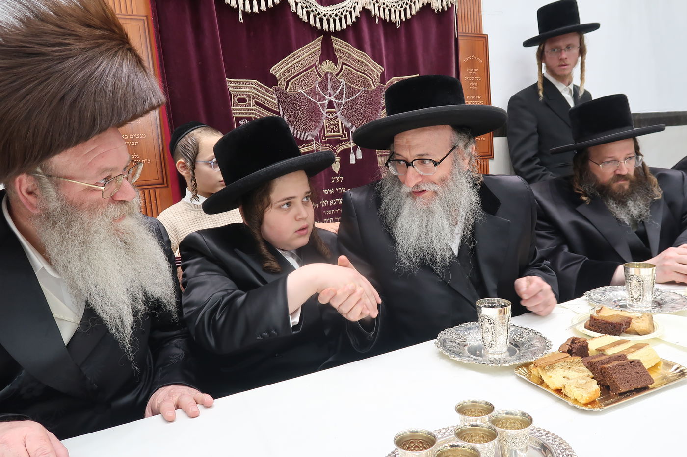 שמחת בר מצוה לבן זקוניו של האדמו"ר מלעלוב בראנוביץ