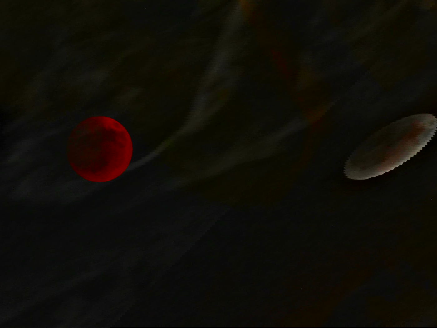 ירח נצבע אדום, ליקוי מעל הכינרת