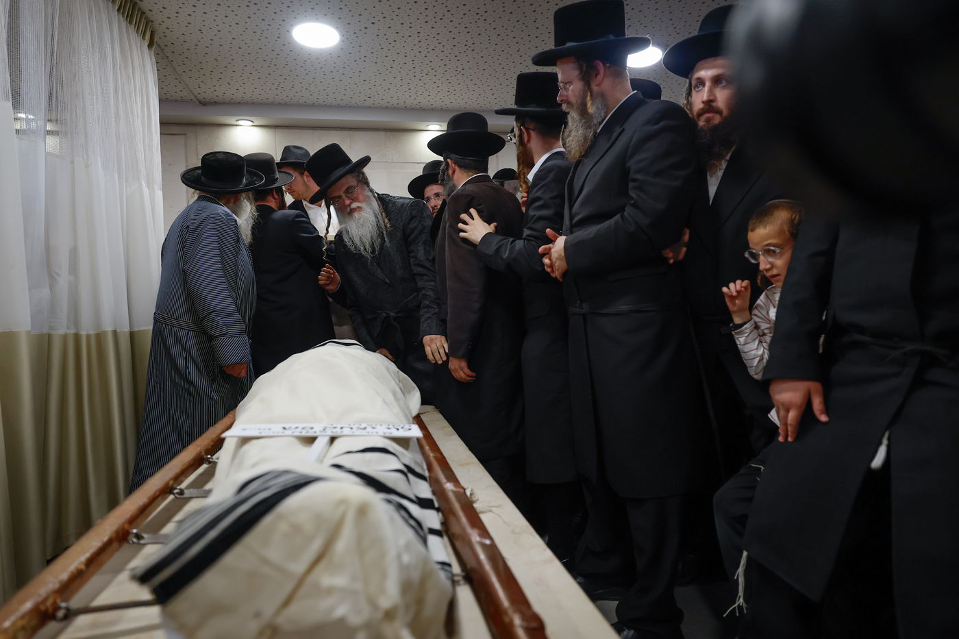 הלווית הקדוש הרב לוי יצחק פש הי"ד