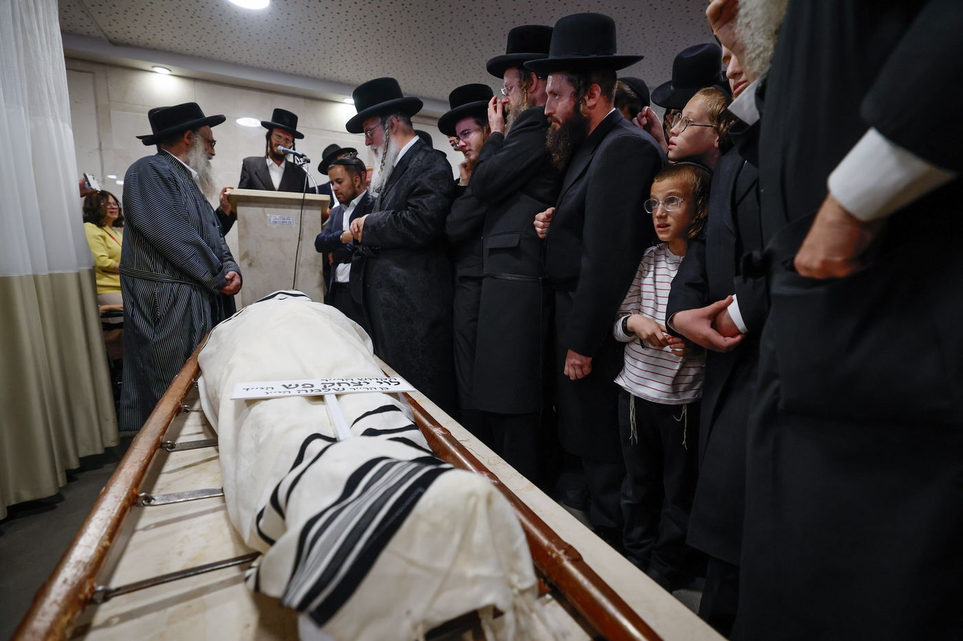 הלווית הקדוש הרב לוי יצחק פש הי"ד