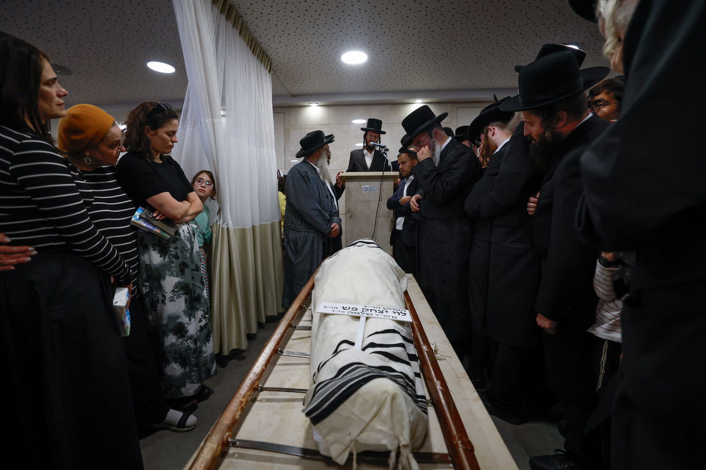 הלווית הקדוש הרב לוי יצחק פש הי"ד