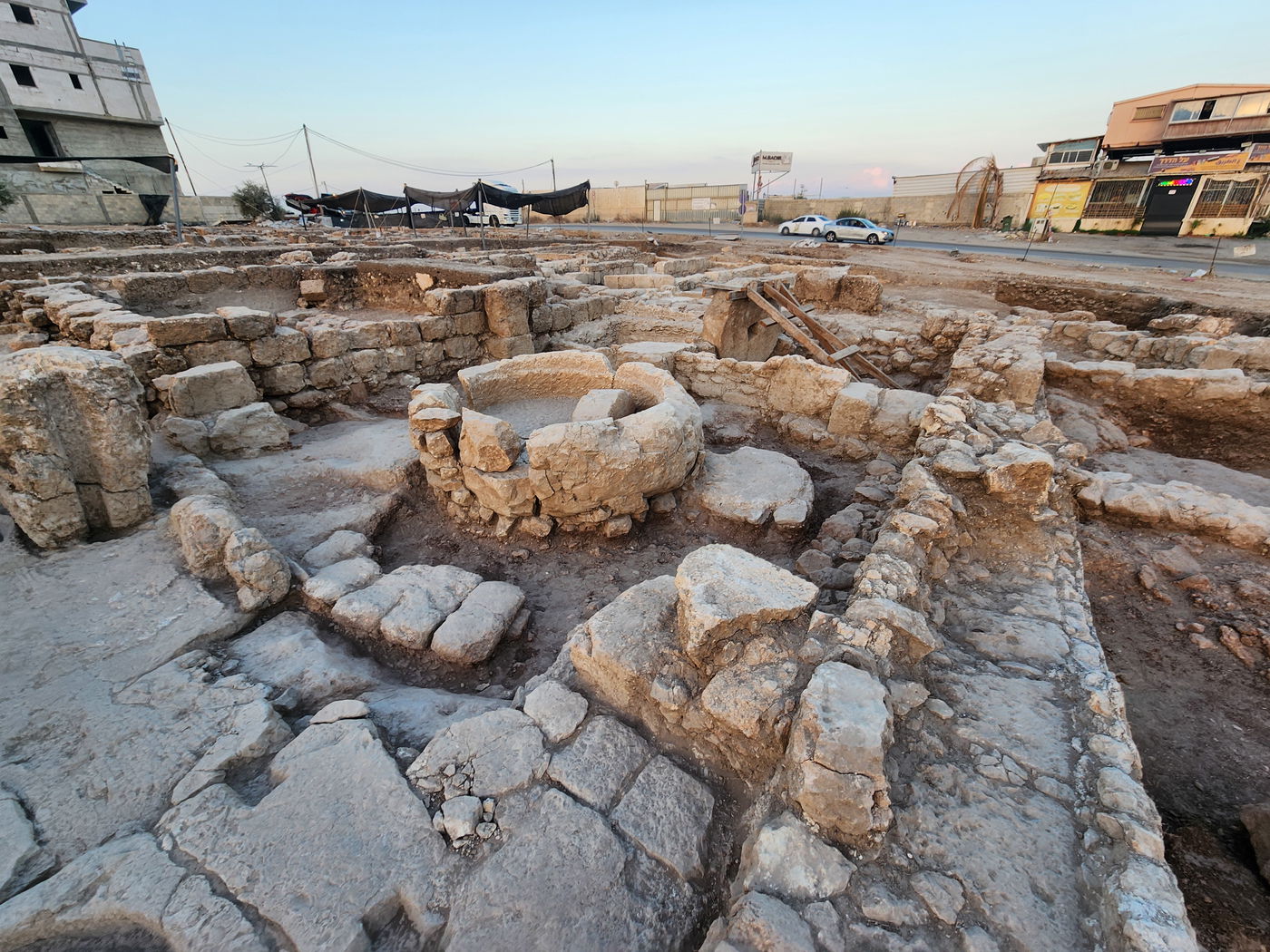 המקווה הנדיר בכפר קאסם | אחוזה שומרונית מפוארת