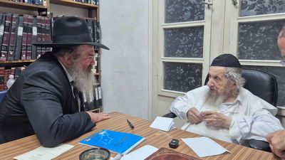 המנהיג הליטאי, עונה לשאלות בנוגע לפיגוע הרצחני הבוקר.