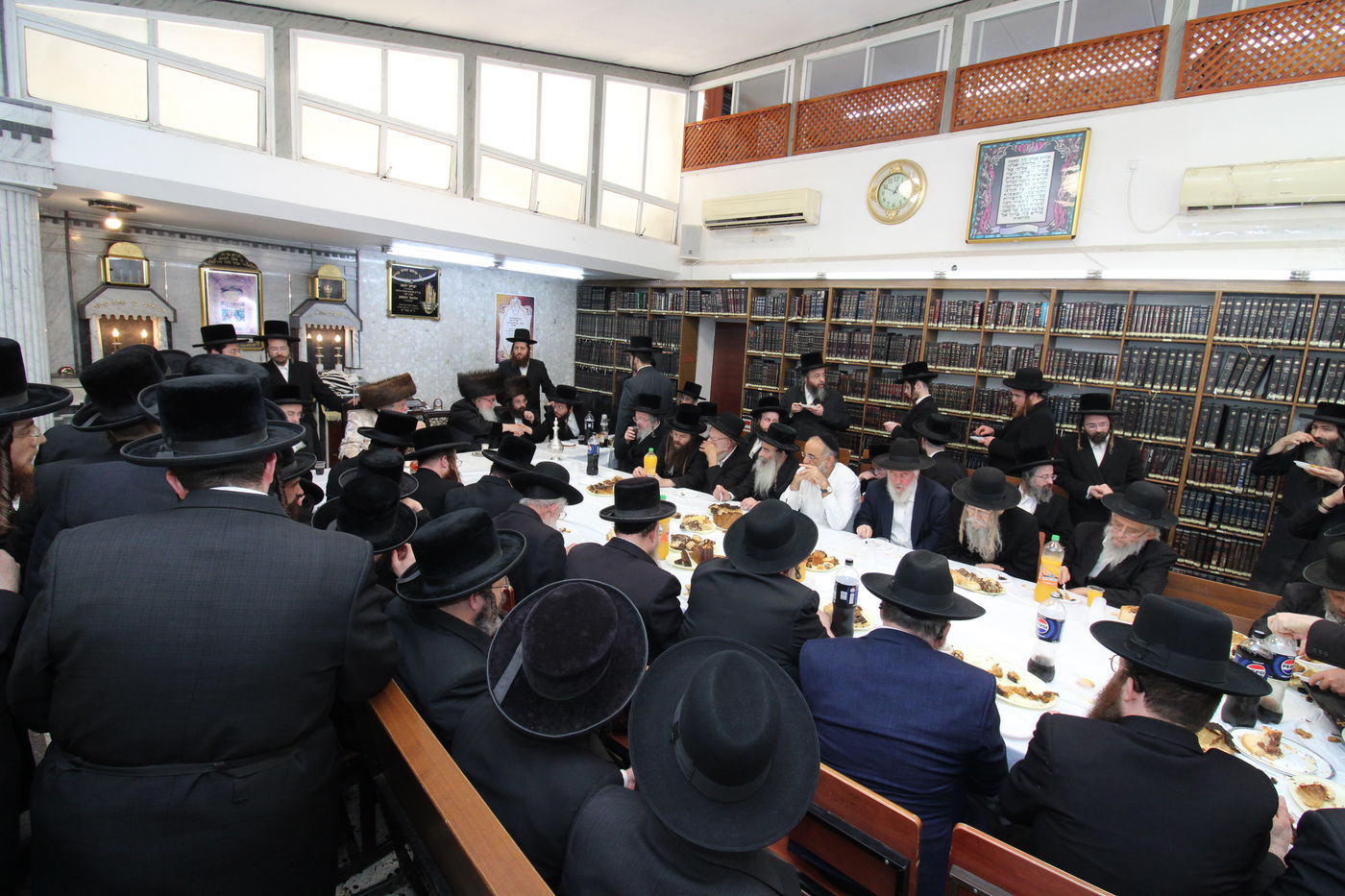 שמחת הברית בחצה"ק נדבורנה י-ם, ביאלה רמת אהרן