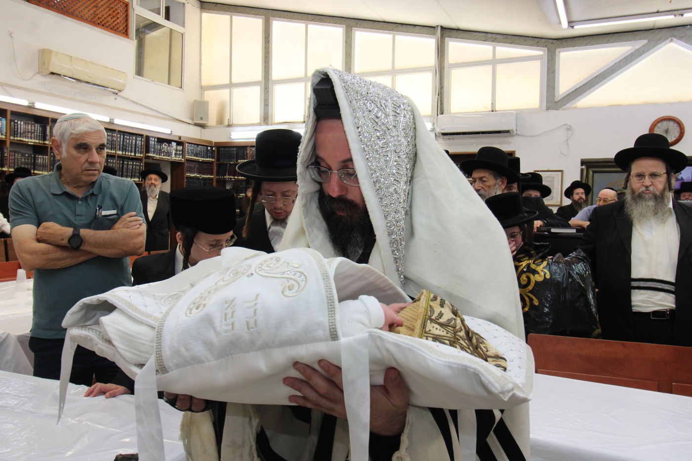 שמחת הברית בחצה"ק נדבורנה י-ם, ביאלה רמת אהרן