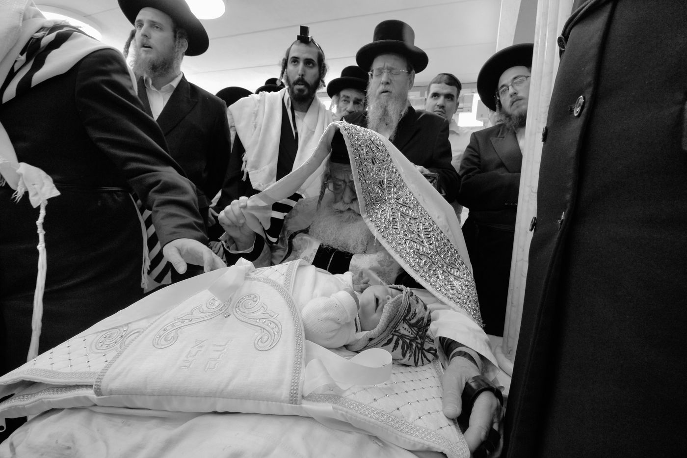 שמחת הברית בחצה"ק נדבורנה י-ם, ביאלה רמת אהרן