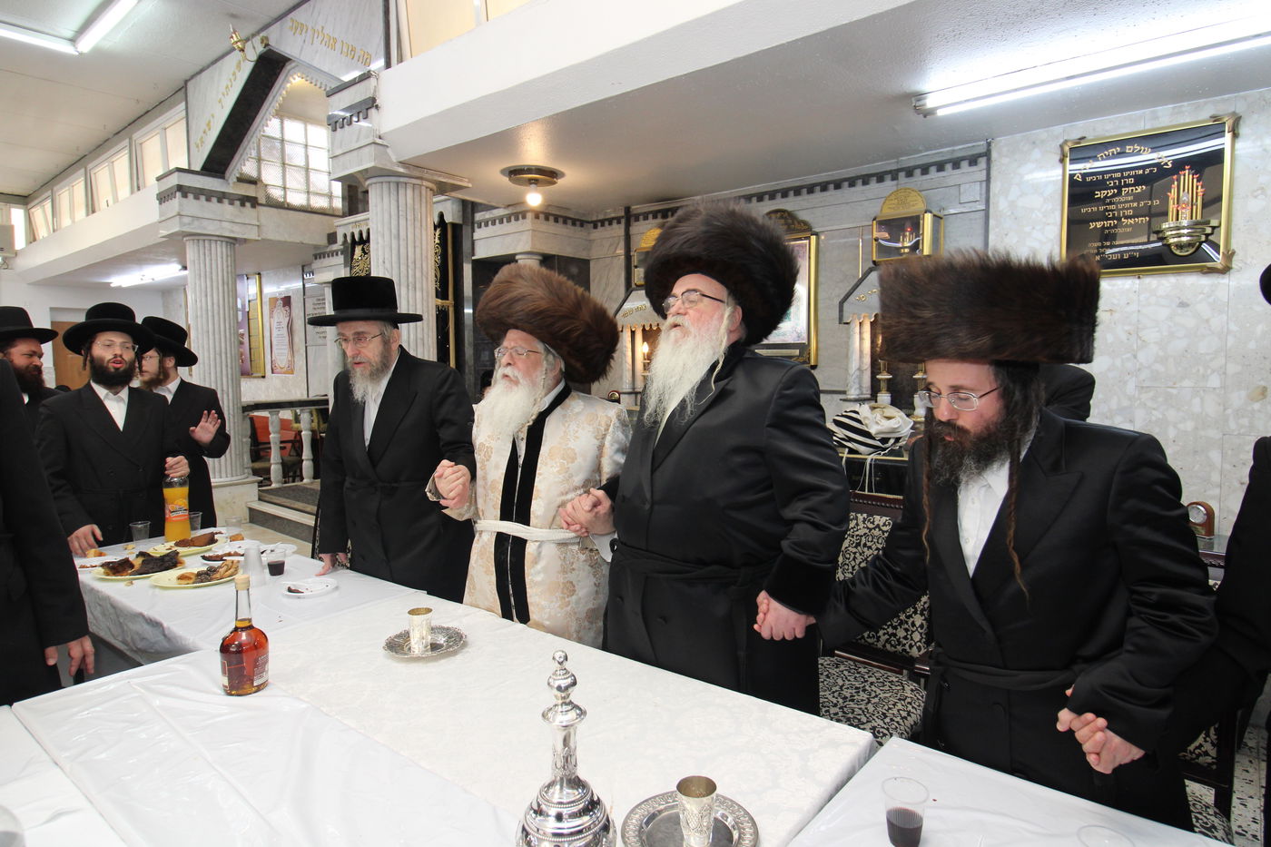 שמחת הברית בחצה"ק נדבורנה י-ם, ביאלה רמת אהרן