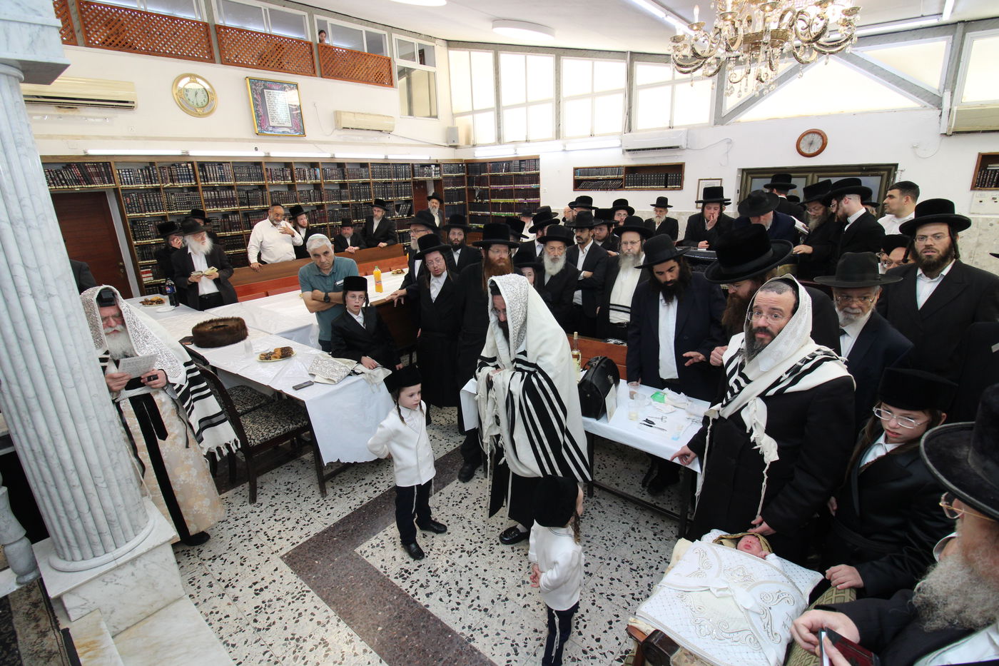 שמחת הברית בחצה"ק נדבורנה י-ם, ביאלה רמת אהרן