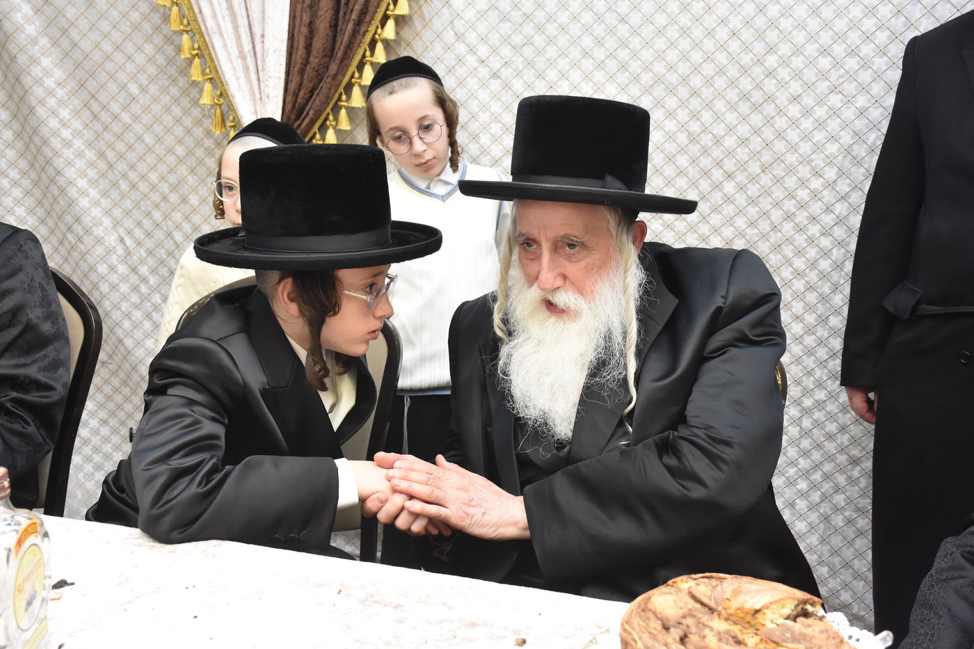 שמחת בר המצווה לנכד גאב"ד ערלוי בני ברק