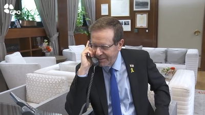 "זה לא גבורה": נהג המונית שהציל קשישה מצטנע בשיחה עם נשיא המדינה