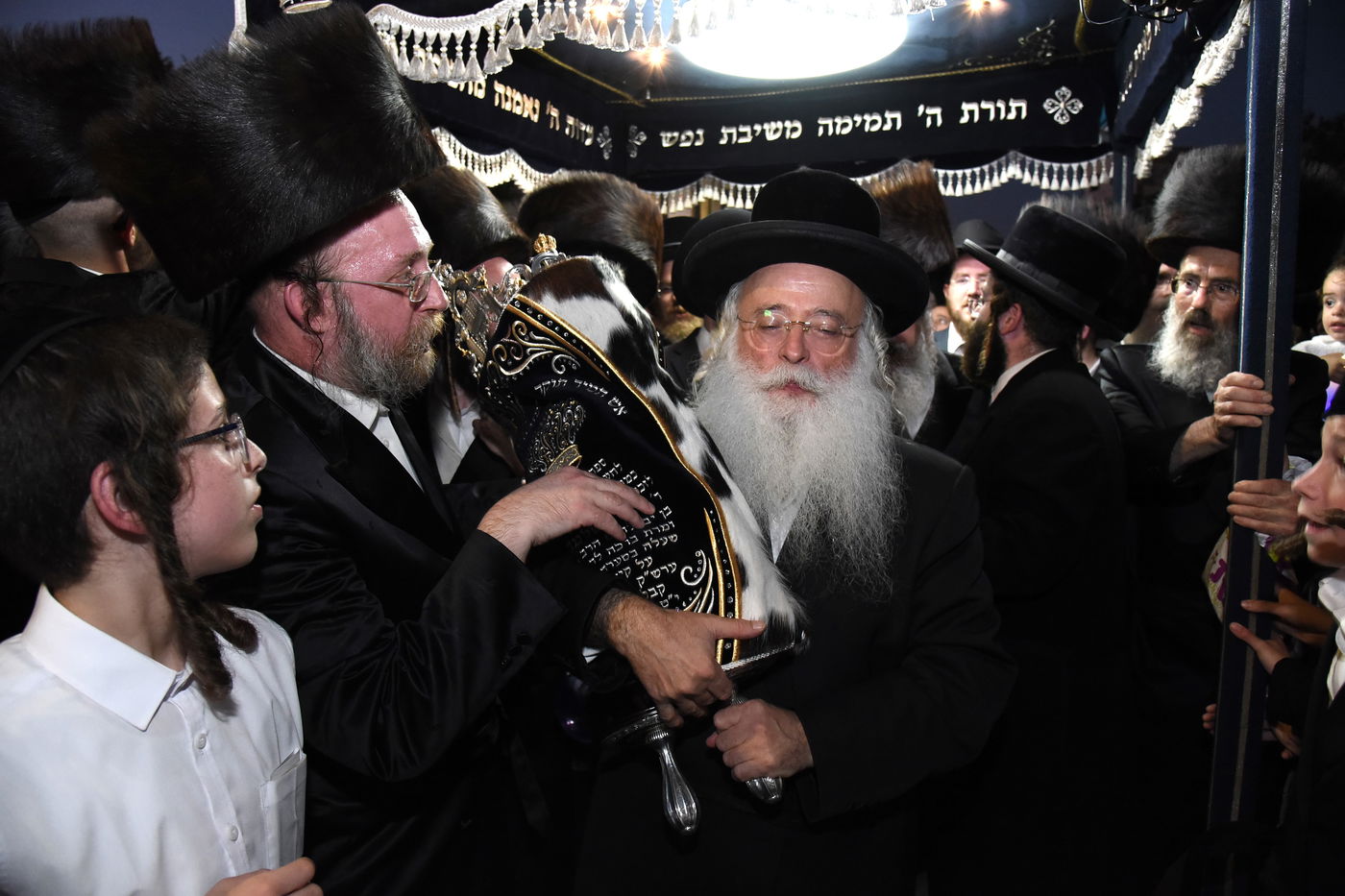 הכנסת ספר תורה לע"נ האברך הקדוש הרב אלתר שלמה לדרמן הי"ד