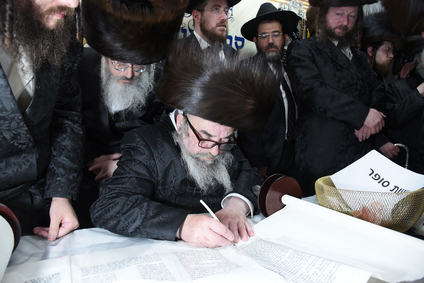 הכנסת ספר תורה לע"נ האברך הקדוש הרב אלתר שלמה לדרמן הי"ד