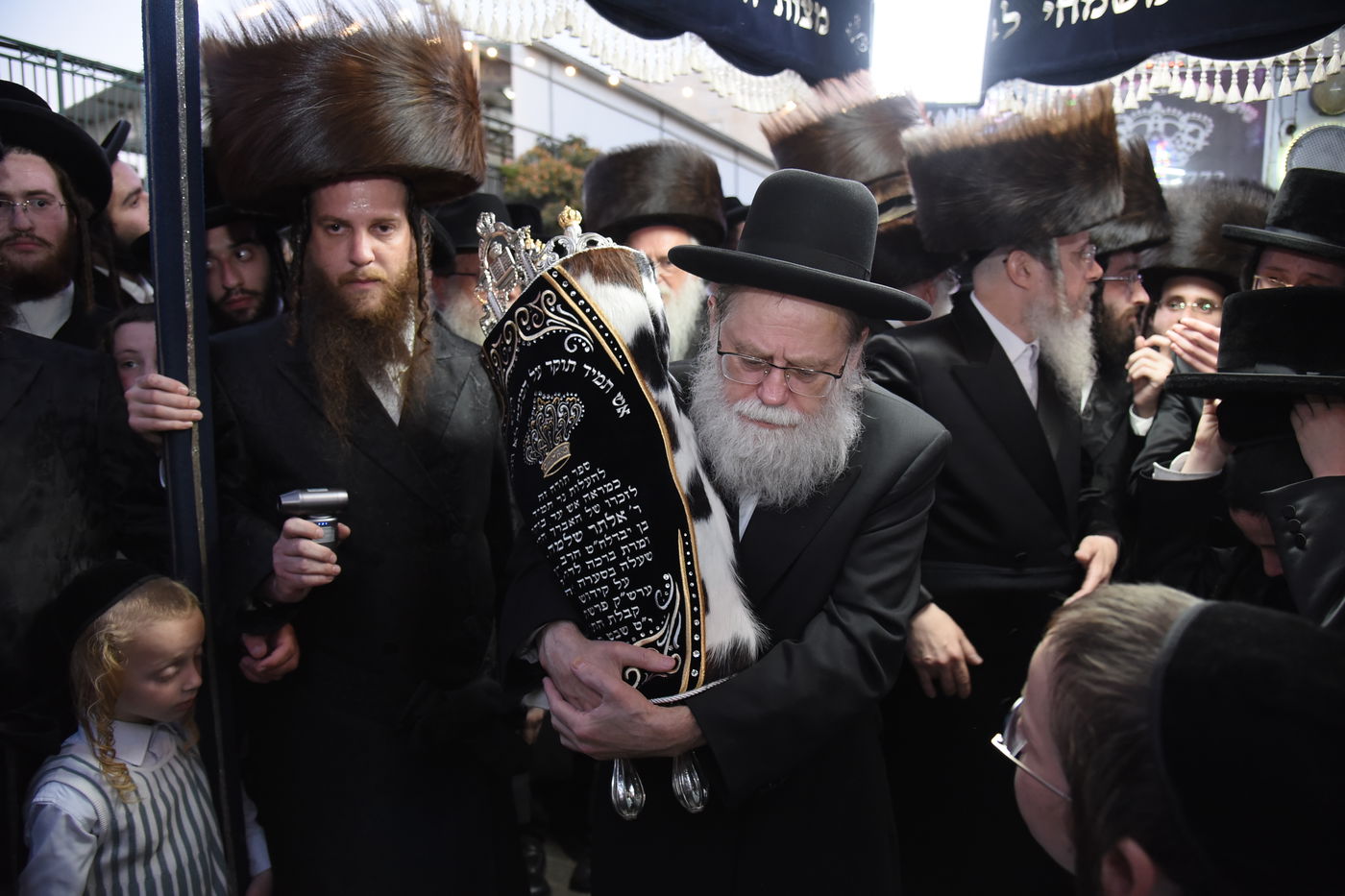 הכנסת ספר תורה לע"נ האברך הקדוש הרב אלתר שלמה לדרמן הי"ד