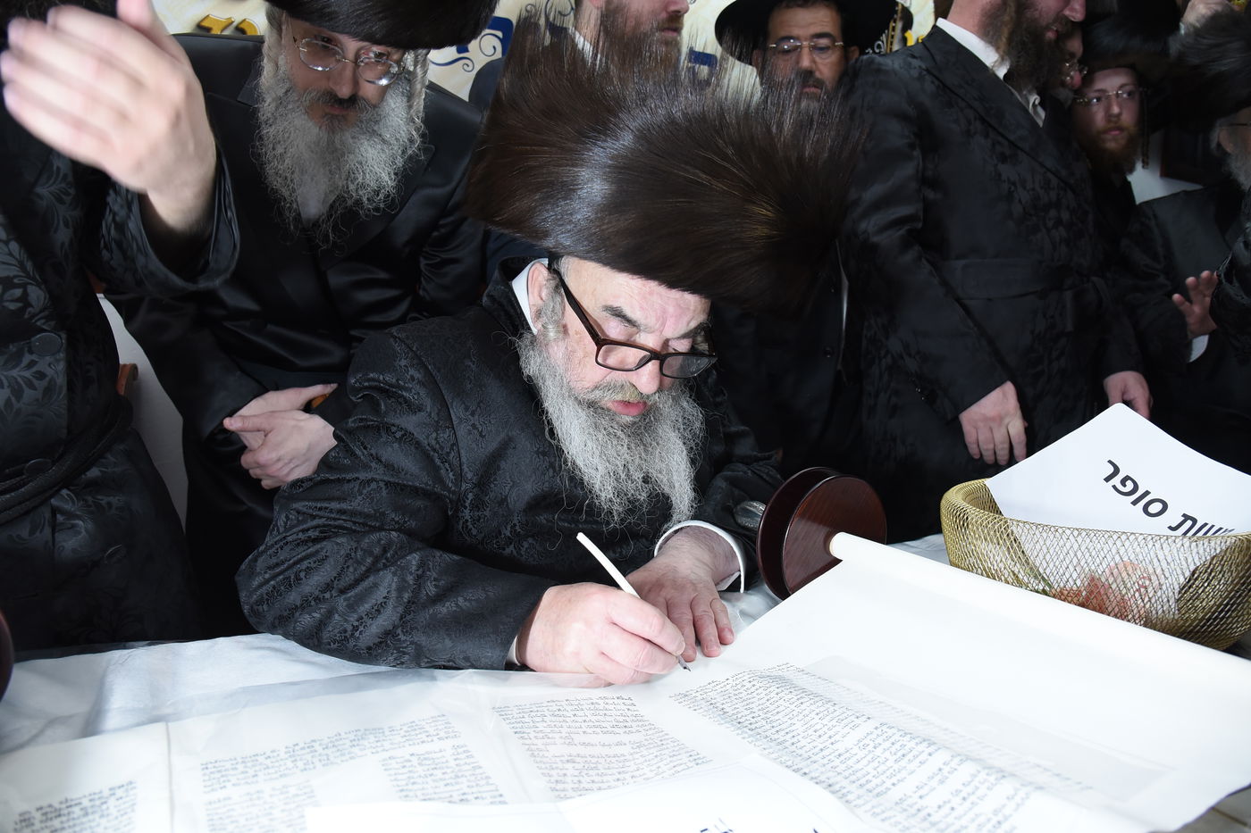 הכנסת ספר תורה לע"נ האברך הקדוש הרב אלתר שלמה לדרמן הי"ד