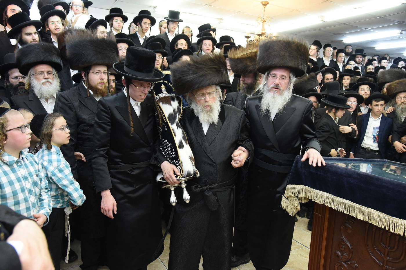 הכנסת ספר תורה לע"נ האברך הקדוש הרב אלתר שלמה לדרמן הי"ד