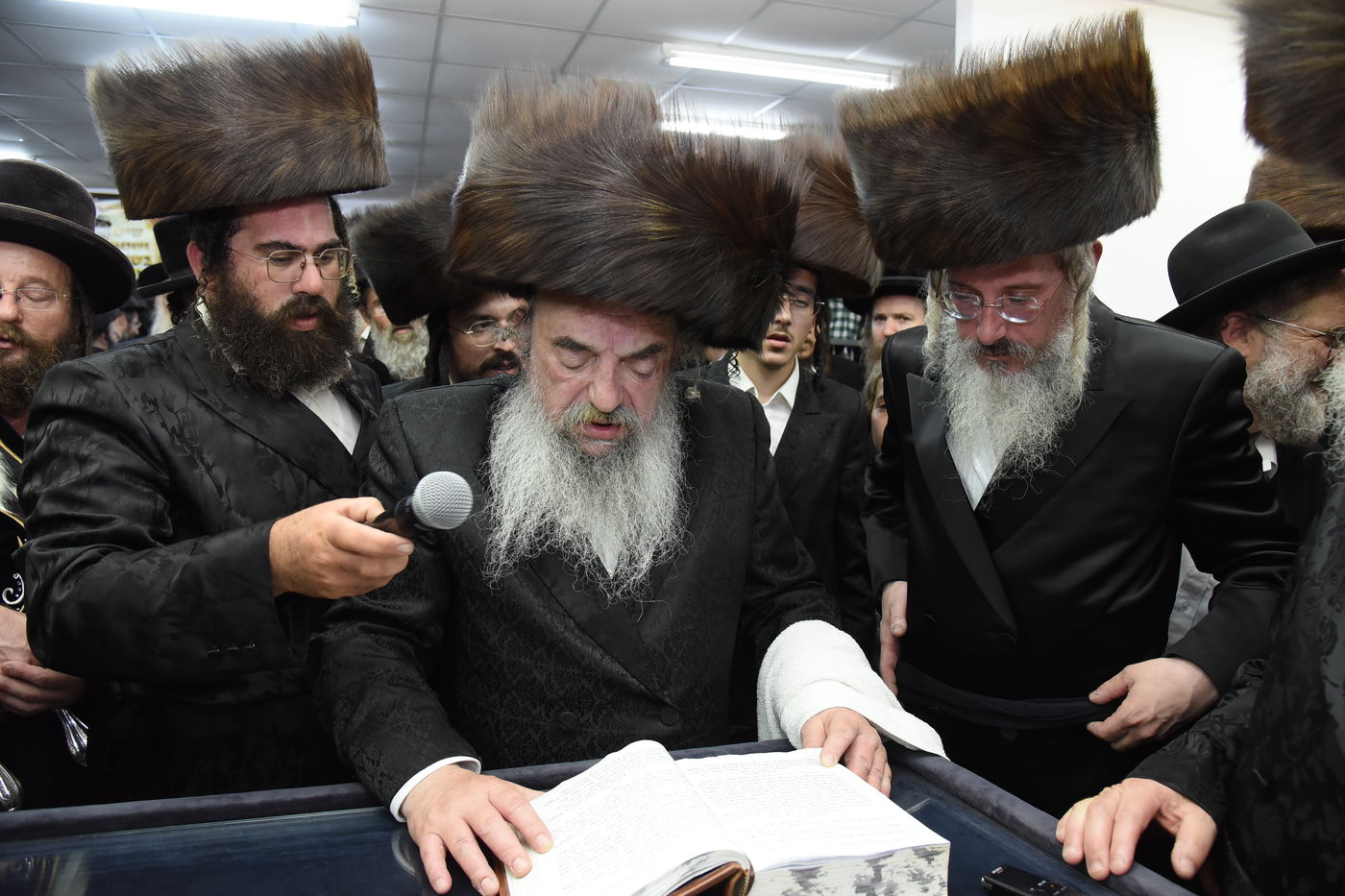 הכנסת ספר תורה לע"נ האברך הקדוש הרב אלתר שלמה לדרמן הי"ד