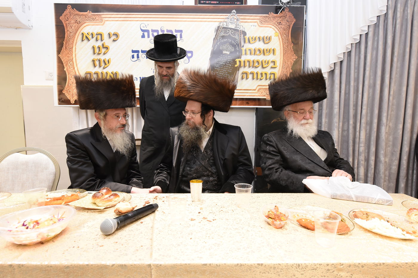 הכנסת ספר תורה לע"נ האברך הקדוש הרב אלתר שלמה לדרמן הי"ד