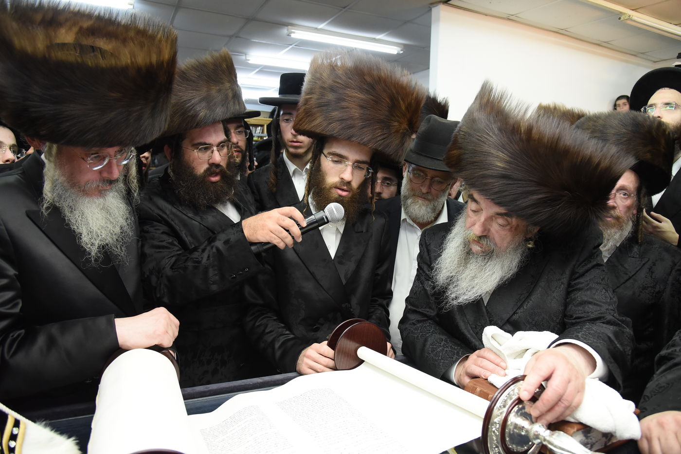 הכנסת ספר תורה לע"נ האברך הקדוש הרב אלתר שלמה לדרמן הי"ד